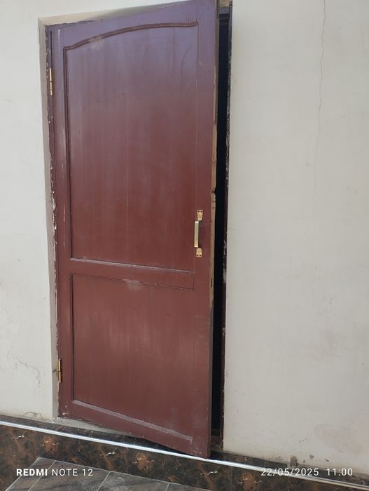 Eshik va romlar sotiladi