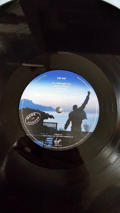 Продается виниловая пластинка QUEEN-MADE IN HEAVEN,1995 г.