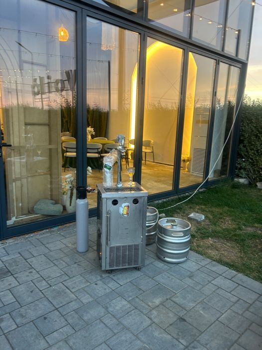 Dozator bere de inchiriat evenimente