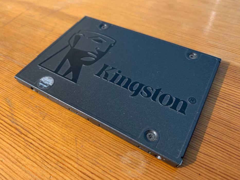 Kingston KC600 1TB / Kingston A400 480GB / Kingston A400 120GB / Adata SU650 120GB