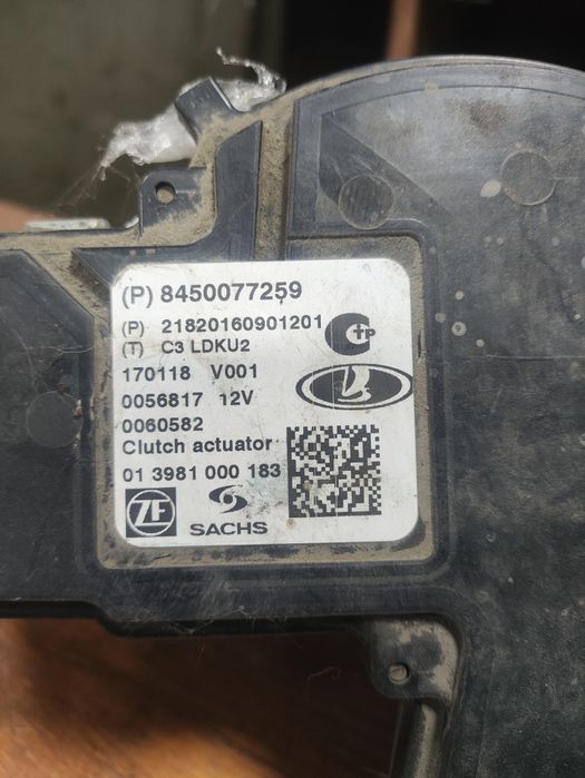 Продам комплект робот лада веста