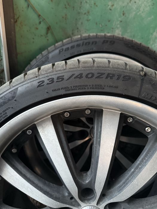 Диск с колесами  R19  235/40