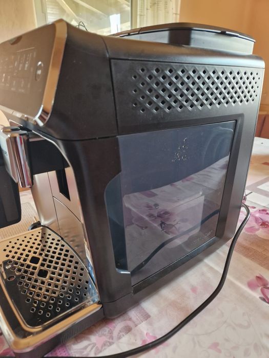 Vând espressor automat Philips S3300 LatteGo