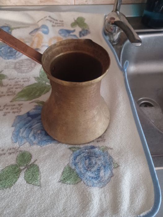 Ibric pentru cafea confecționat artizanal.