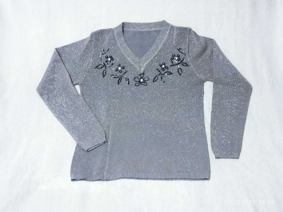 Блестящая кофта, размер 44 - 46.