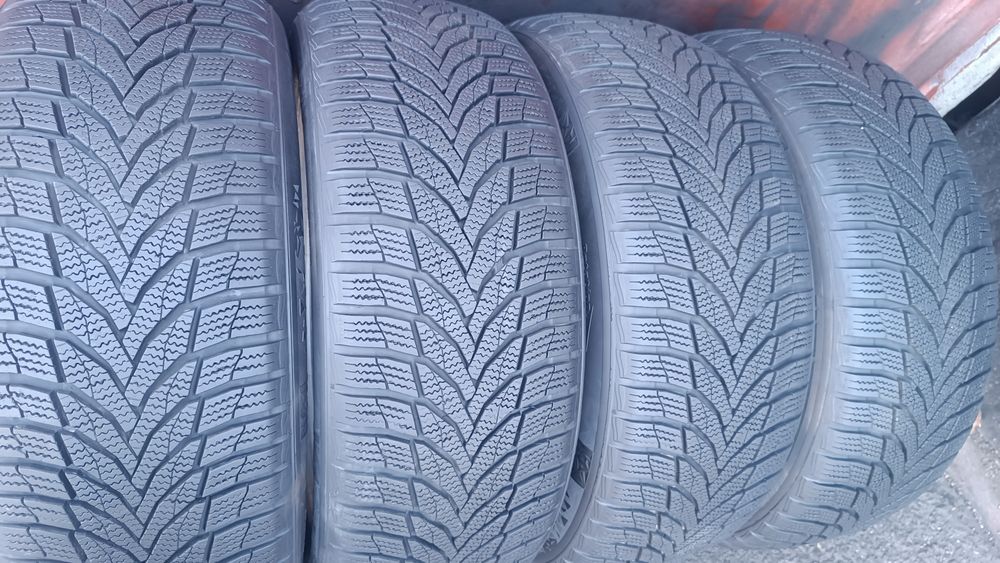 215/55/17 Nexen .