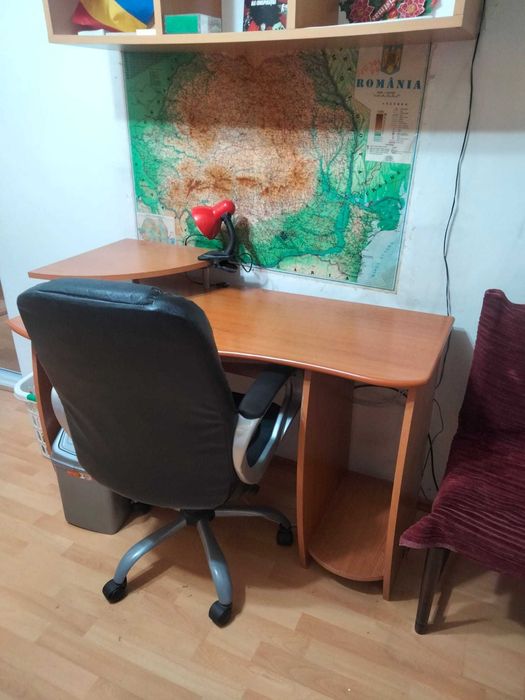 Proprietar vând apartament 2 camere, etaj 2/4, Strada Uioara, parcare