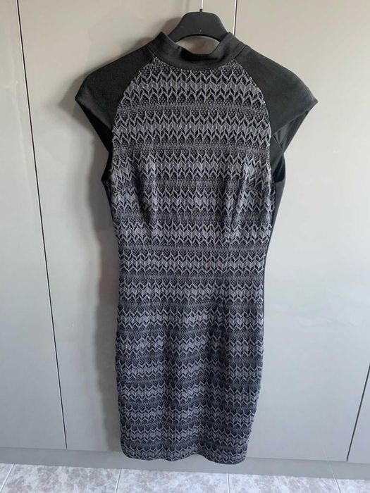 Продавам рокля Дика размер S