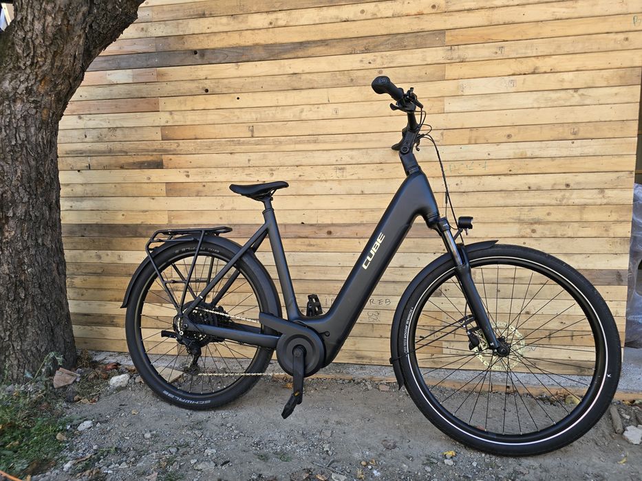 Bicicletă electrică 2026 CUBE TOURING HYBRID ONE 600