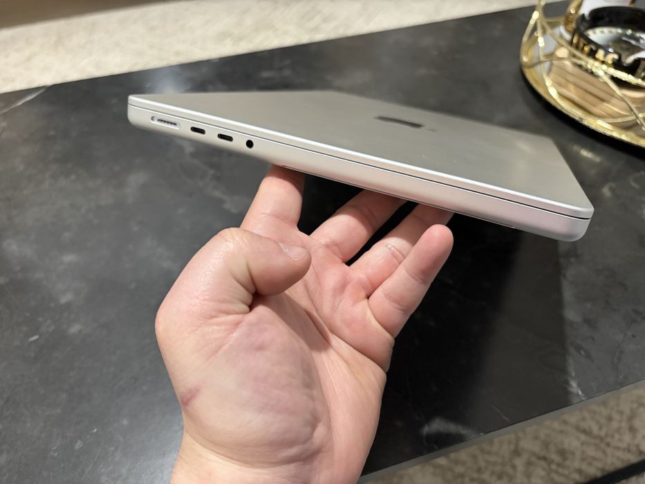 Macbook Pro 14" NOU M2 Pro /16Gb ram/512Gb SSD (56 cicluri)