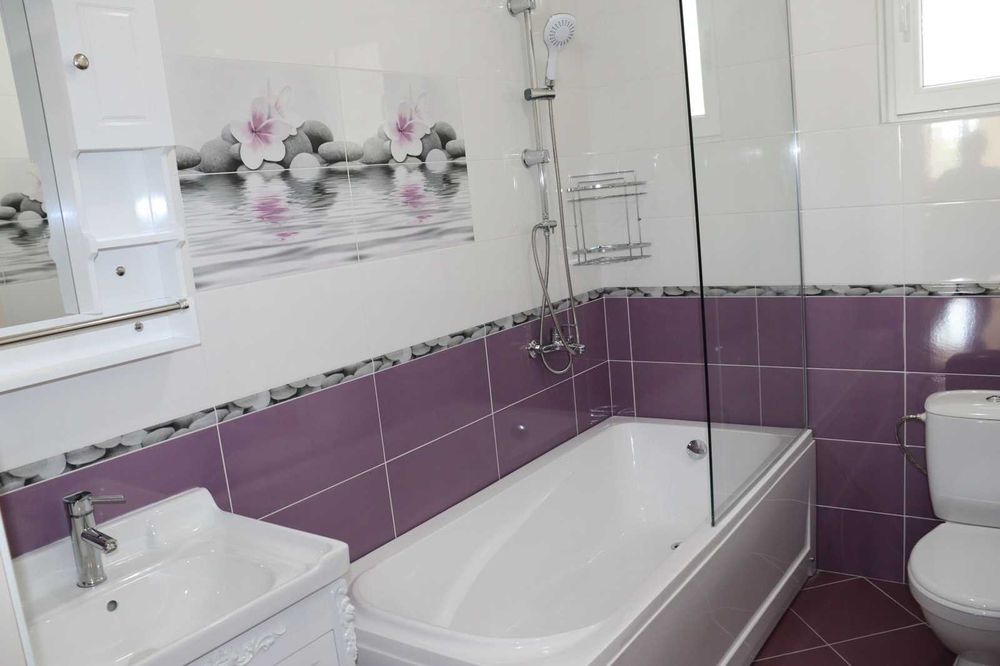 Дава се под наем Многостаен апартамент в Варна, Възраждане 3 - 300 кв.м за 1500 € - Снимка #2