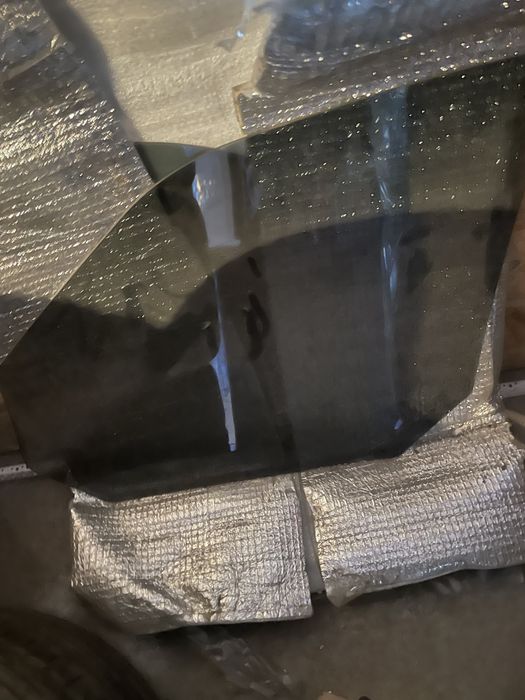 Стекло тонированное на приору перед