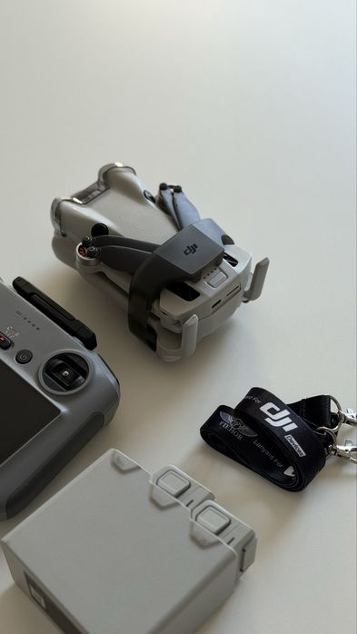 Дрон dji mini 4 pro