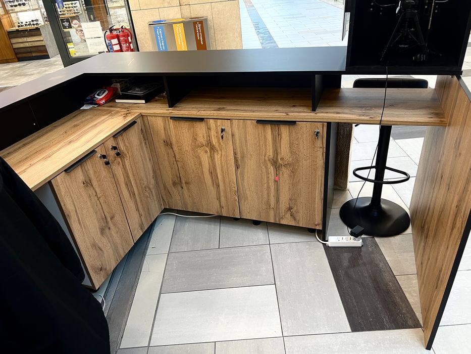 Търговски щанд / павилин /киоск 3x2 Модерен MDF + LED