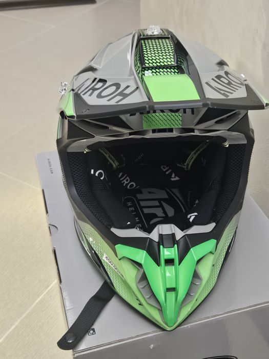 Мото каска Airoh размер М