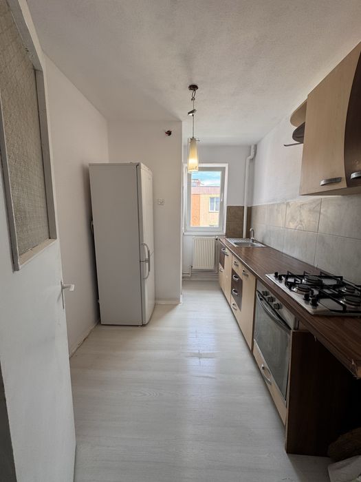Particular vand apartament  mobilat utilat complet