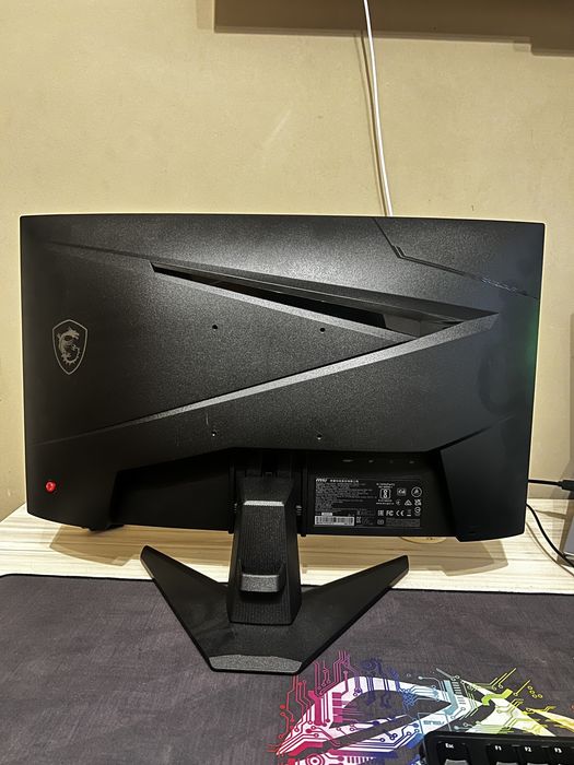 Гейминг Монитор  MSI MAG 244C, 24”, 185 Hz, Curved
