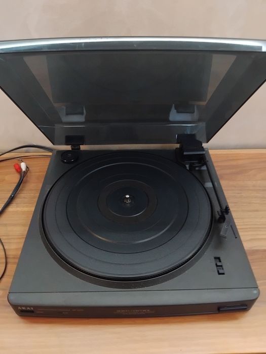 Грамофони 3 различни модела