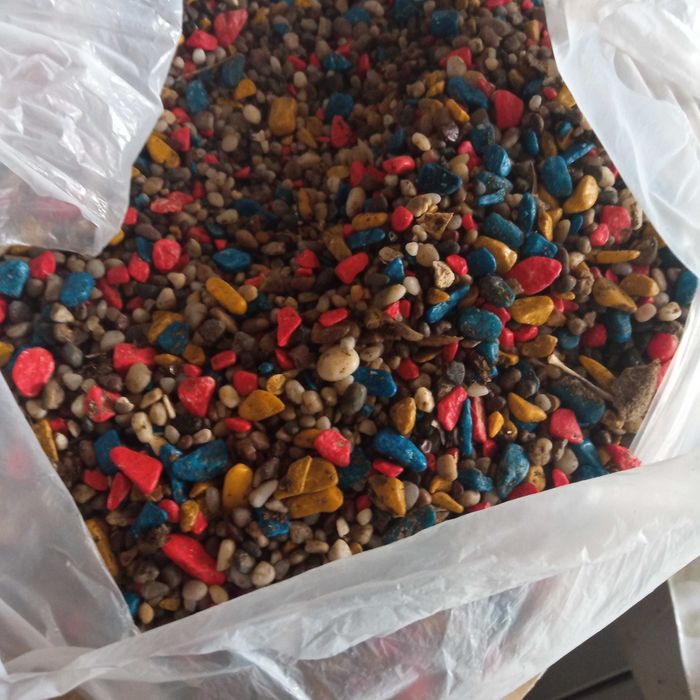 продается искусственный  цветной грунт  для аквариума