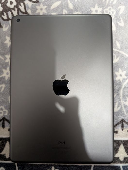 Ipad 8 128 gb с умным чехлом