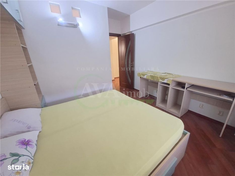 Apartamnet 3 decomandate, etaj 2, cu 2 bai, centrala, zona Ura
