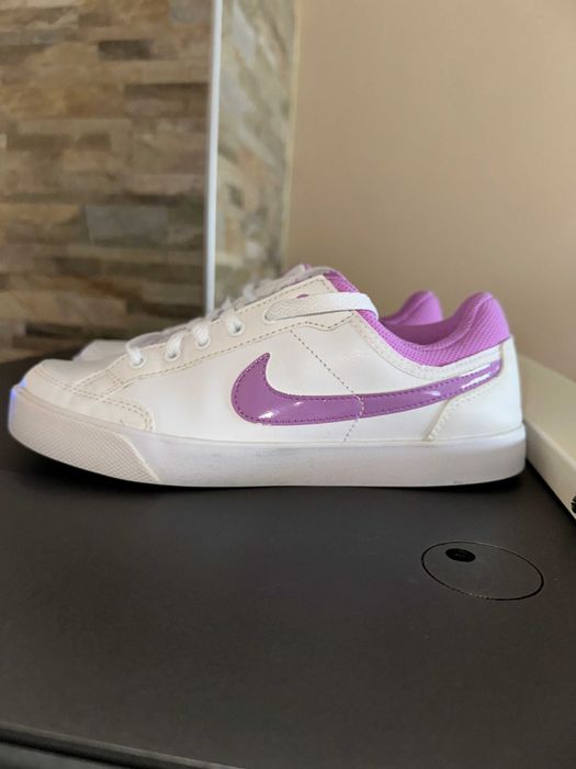 Маратонки NIKE Capri 3