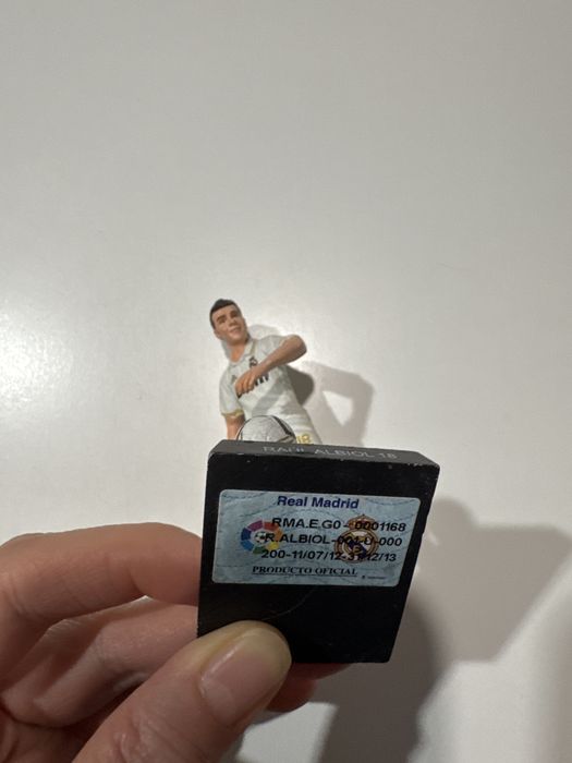 Масивни фигурки за колекционери футболисти и герои от филми