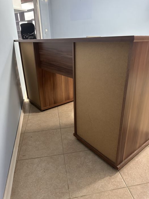 Масивно бюро за офис