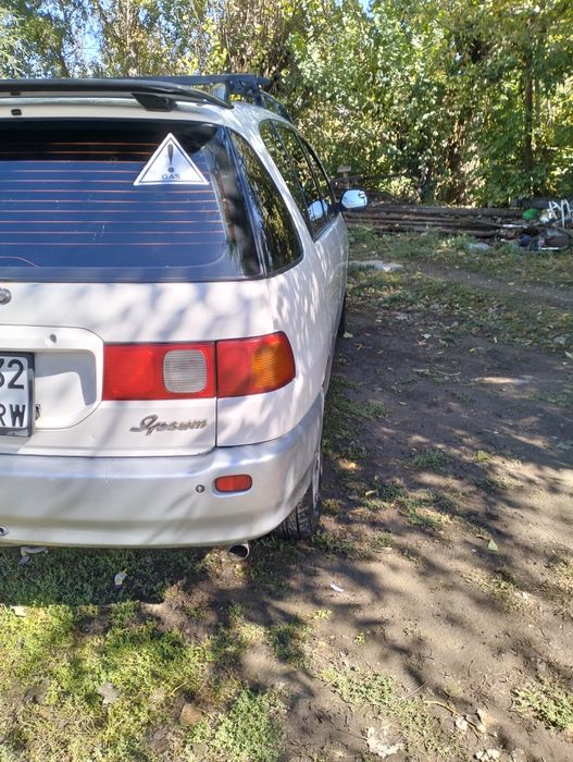 Тойота ипсум сатылады.