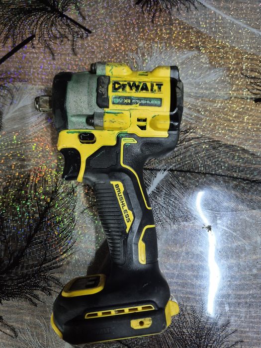 Cheie impact DEWALT  DCF 921 18 V