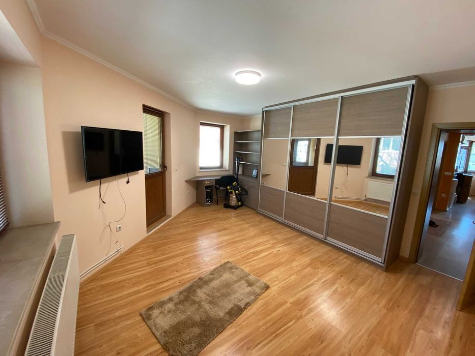 Продава се Четиристаен апартамент в Добрич, Център - 130 кв.м за 1001 €/кв.м - Снимка #6