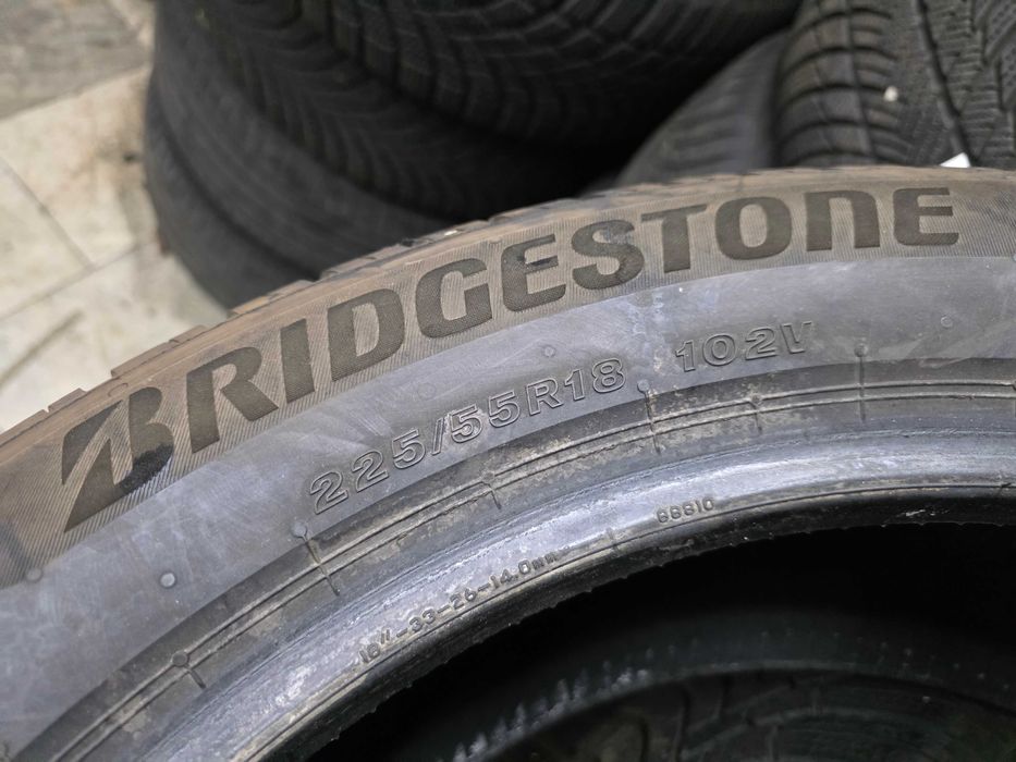 2бр Зимни гуми 225 55 18 - Bridgestone - DOT 2024