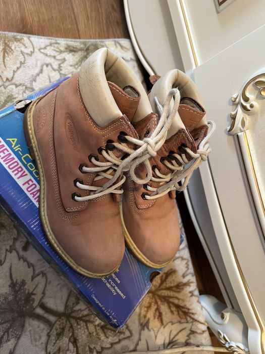 Ботинка женский