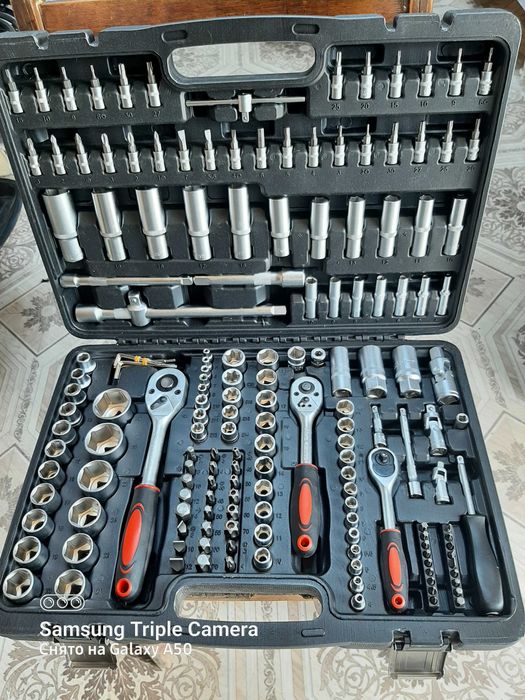 Продам домкрат ромбический винтовой.