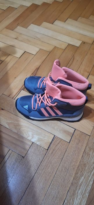 Adidas дамски маратонки N:39,5