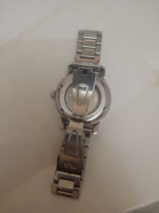 Продаются часы ручные TISSOT 1853