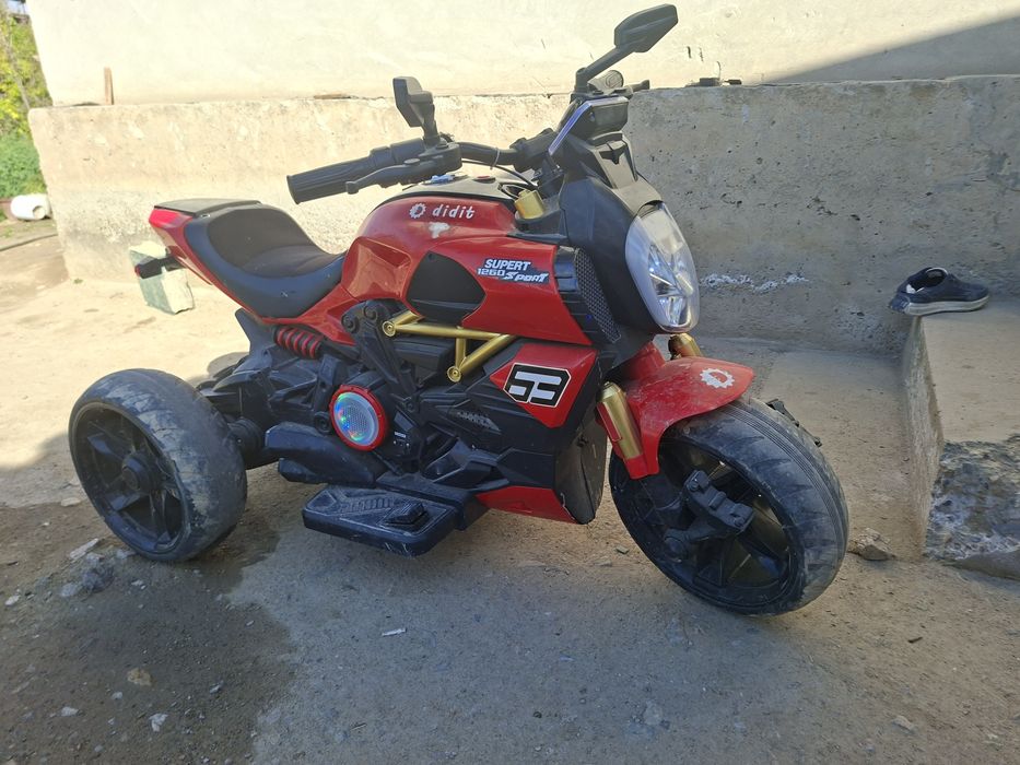 Bolalar elektro skuteri