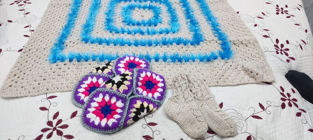 Вязанные пледы продам