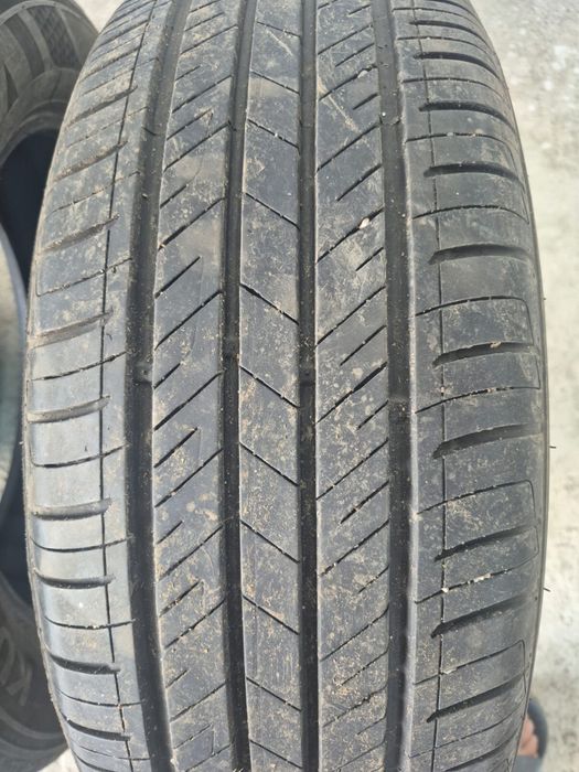 Продаю шины на 215/60/R17