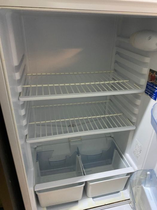 Холодильник indesit