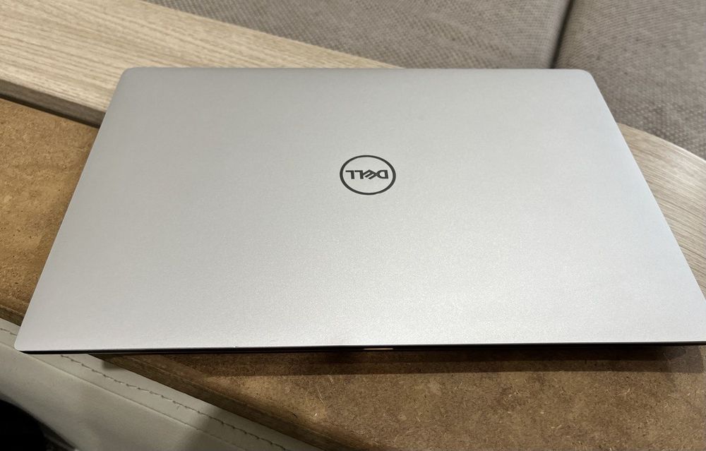 ноутбук DELL XPS 9370