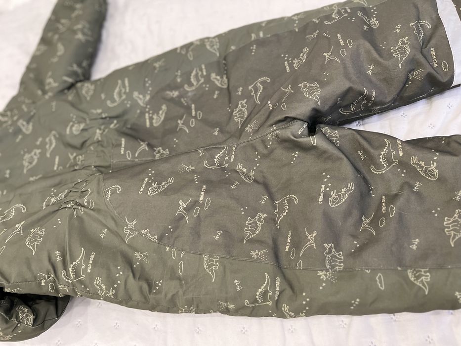 Продам зимний комбинезон 104 рост