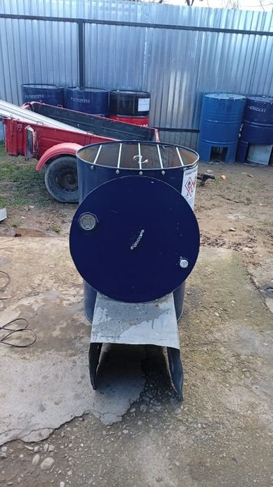 Afumătoare din butoi de tabla