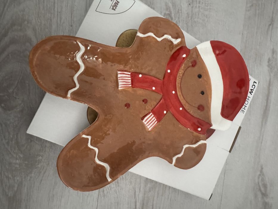 Коледна чиния джинджърбред човече