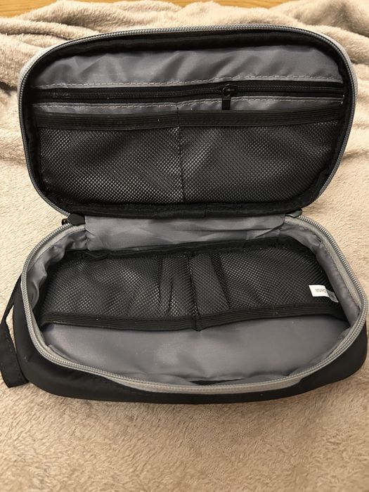 Компактен органайзер/калъф за кабели и аксесоари