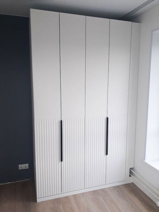 Шкаф в спальню Vesta с фрезерованными фасадами