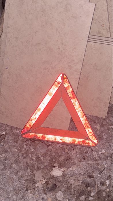 Аварийный знак!!