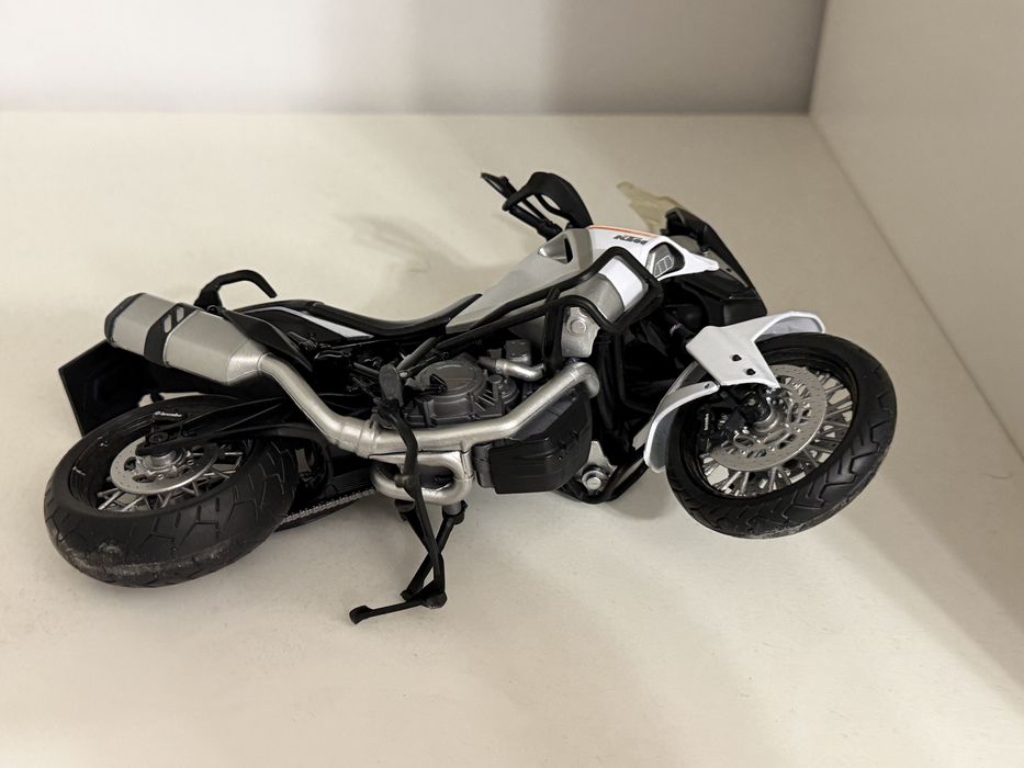 Масштабная модель мотоцикл KTM adventure