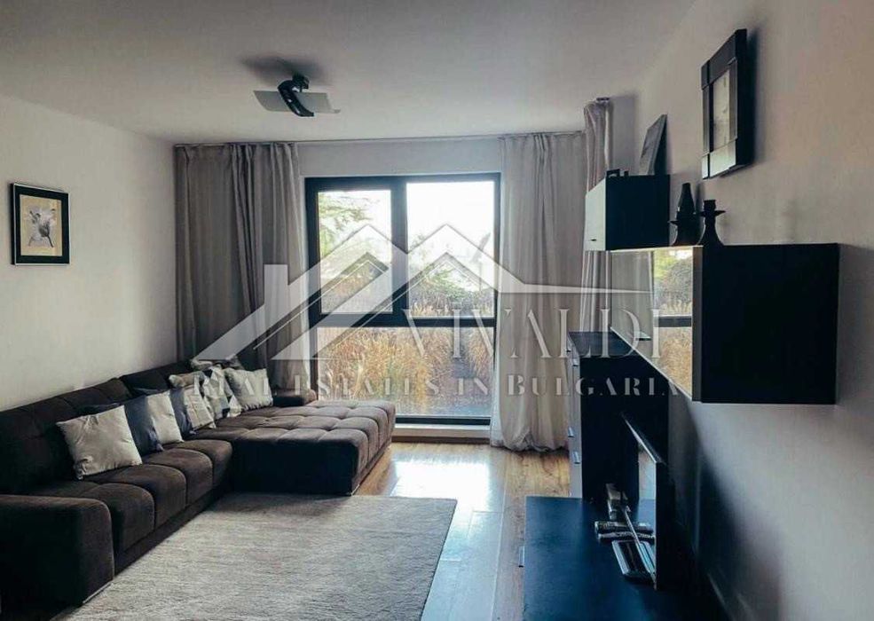 Дава се под наем Двустаен апартамент в Варна, Център - 67 кв.м за 648.21 € - Снимка #1