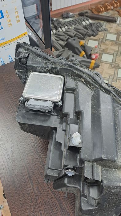 Фара передняя Lexus RX350